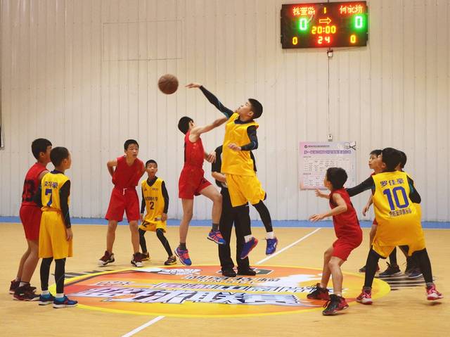 拜仁慕尼黑 vs 勒沃库森：传统豪门的火花碰撞